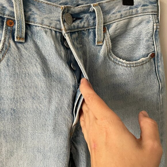 Levi's 501 Mid Rise Denim Light Wash Button-Fly Casual Skinny Jeans Blue 25 - Picture 6 of 10